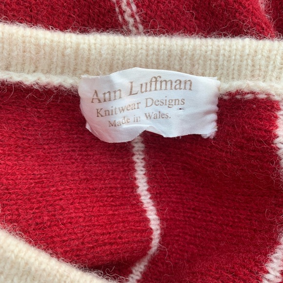 Vintage Welsh Knit Ann Luffman Ladies Wool Cardigan Red Vertical Stripe Wood - Picture 7 of 8